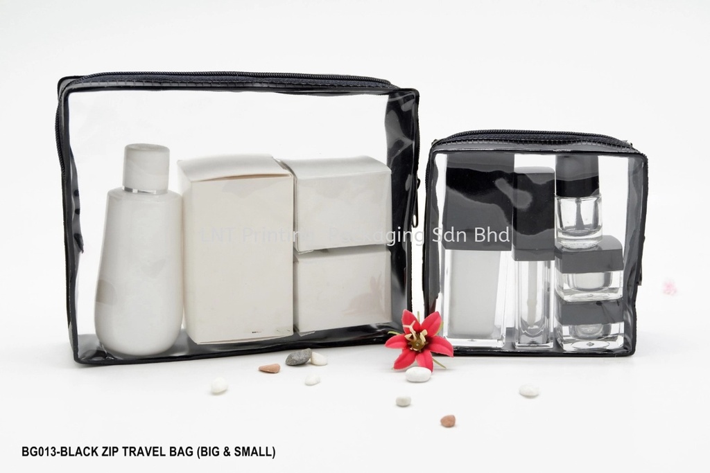 BG013 BLACK ZIP  TRAVEL BAG
